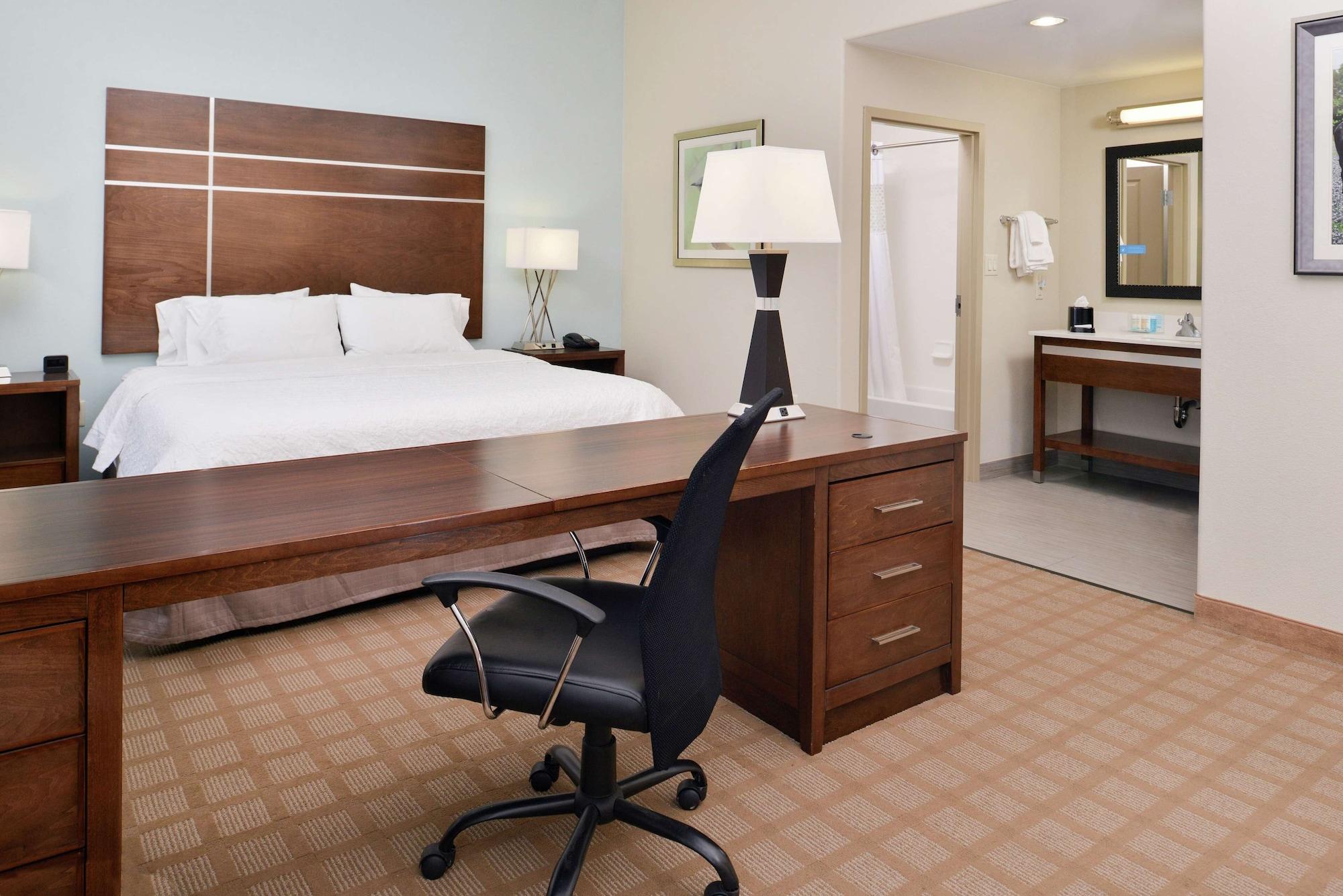 Hampton Inn And Suites Hutto Exterior photo